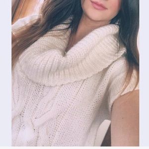 American Eagle Short Sleeved Turtleneck Sweater